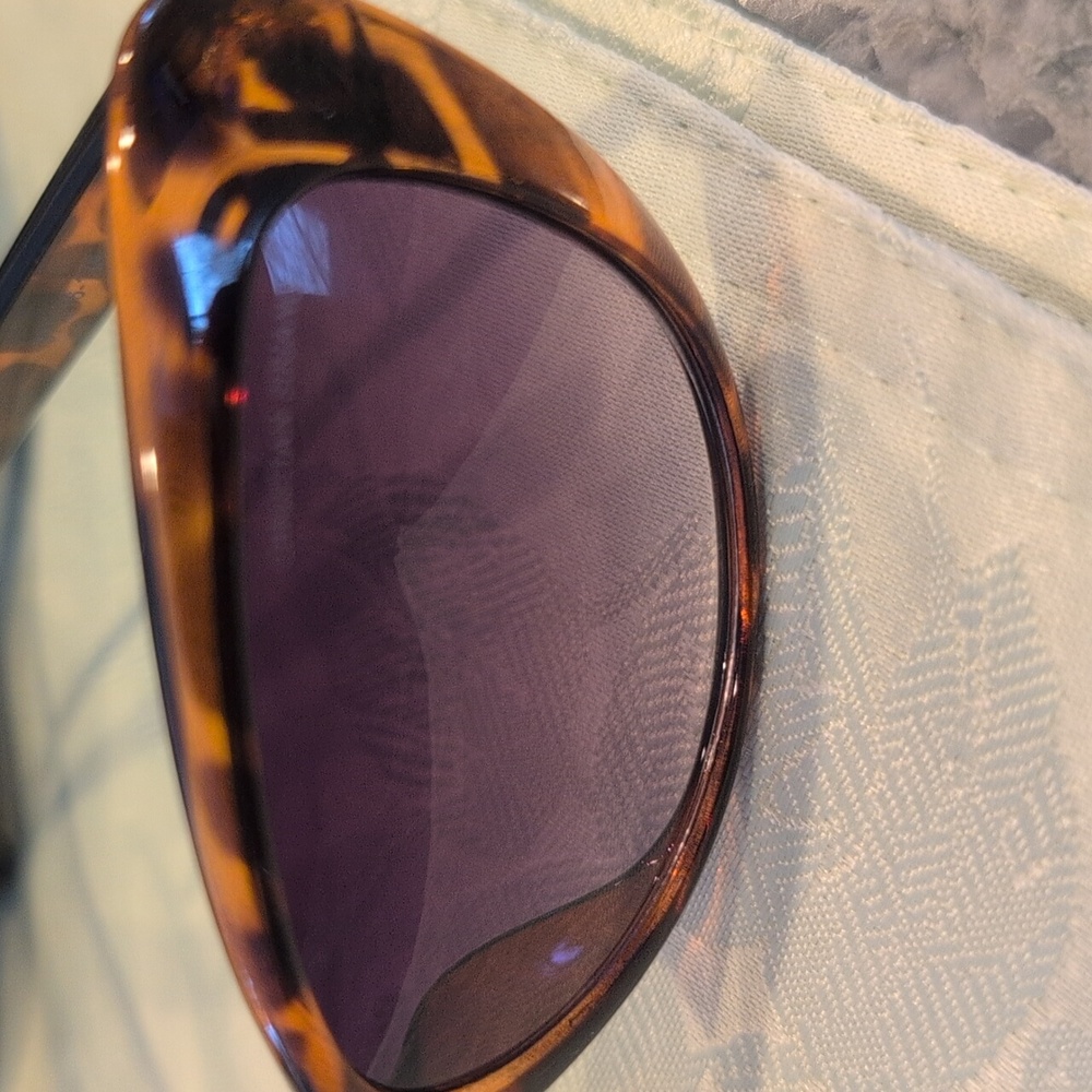 Christian Siriano Brown Sunglasses "Marilyn" - Picture 5 of 8